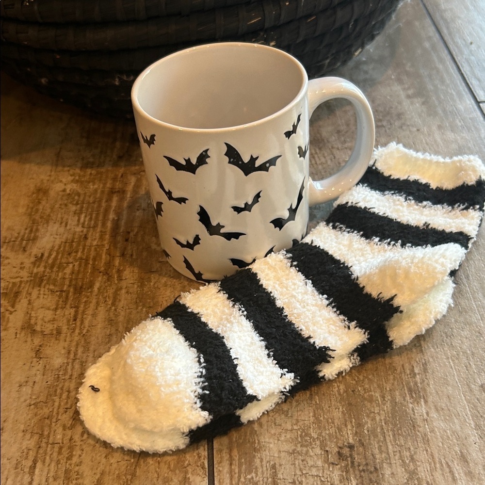 Black and White Bat Mug - Picture 2 of 2